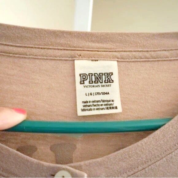 Victoria's Secret Pink sz L Beige Long Sleeve Graphic Tee - Picture 5 of 8